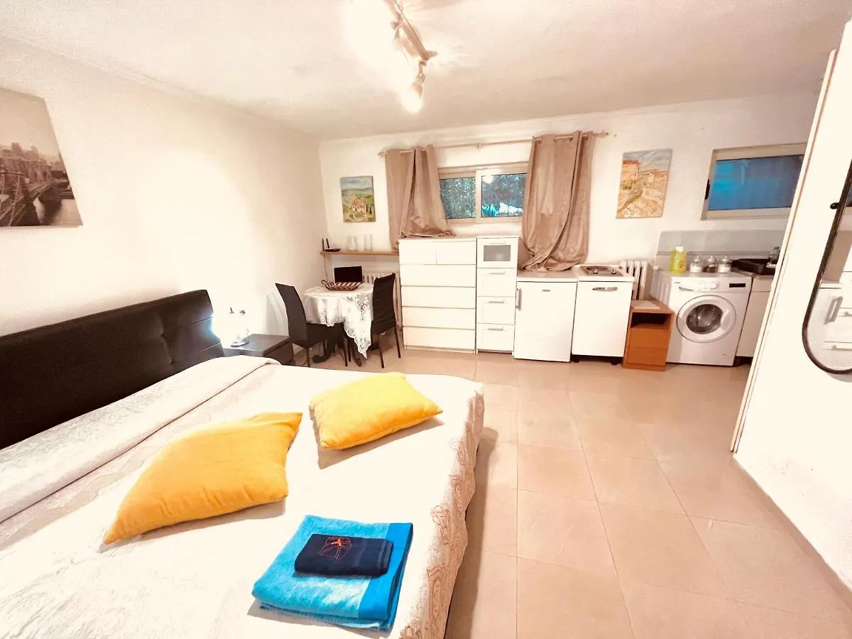 Monolocale a Mostacciano Appartamento Roma