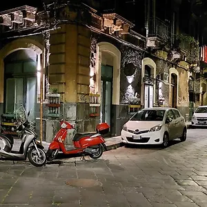 tanias-house.catania-hotels.net/